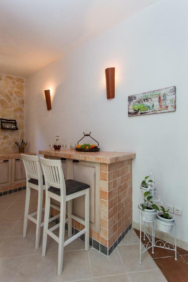 Relaxing Dalmatian House In Village Ljubitovica Exterior foto